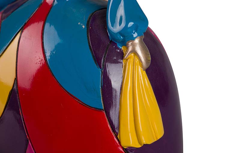 Menina Resin Pop Art 22x17x31 cm