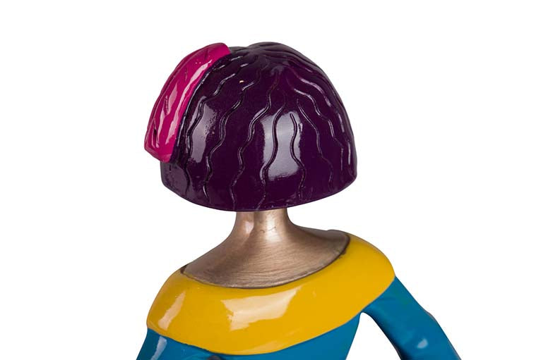 Menina Resin Pop Art 22x17x31 cm