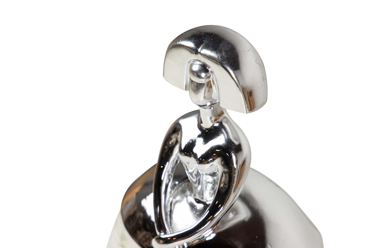 FIGURA MENINA RESINA PLATEADA 17x12x24 CM