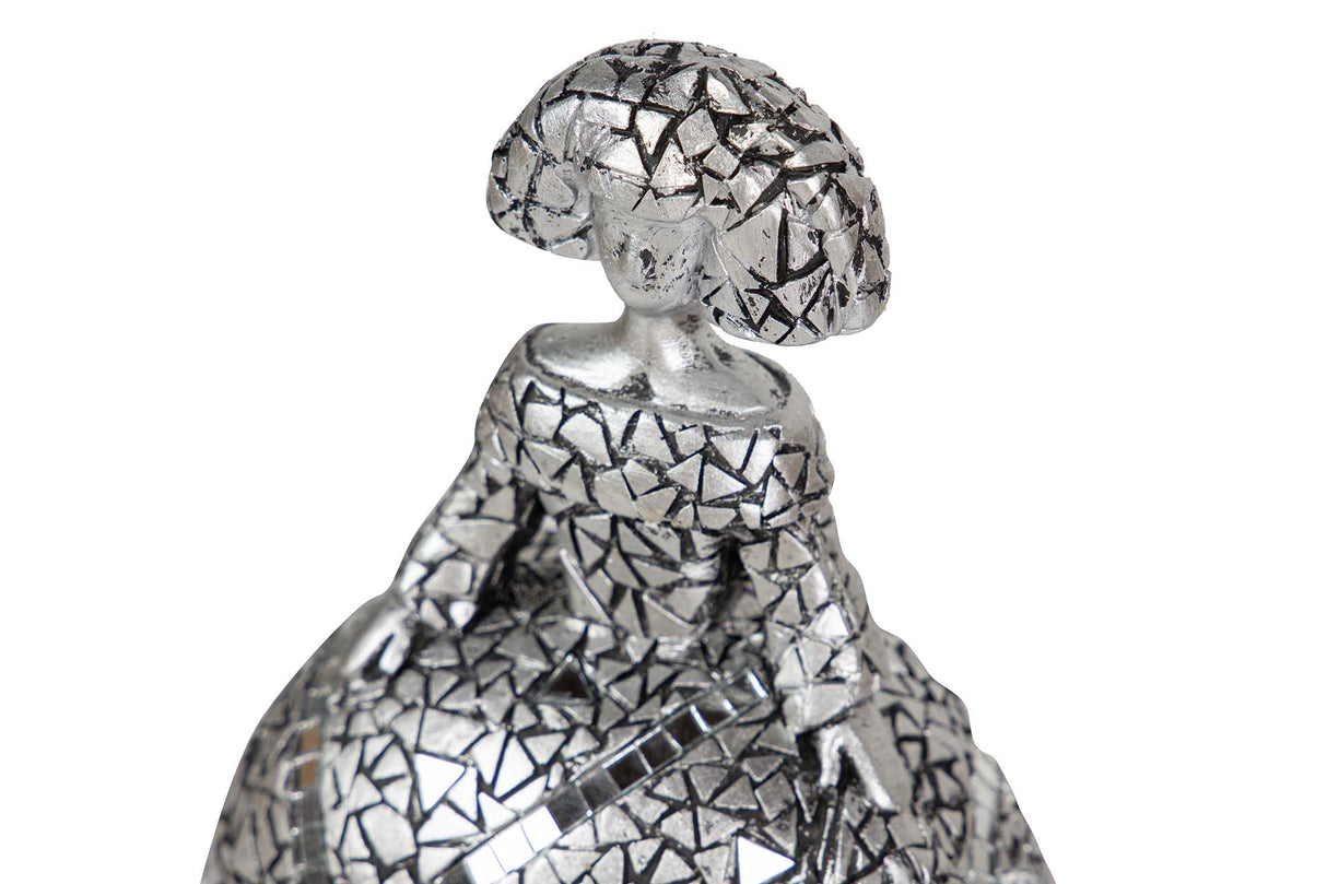 FIGURA MENINA RESINA PLATEADA 13x10x17 CM
