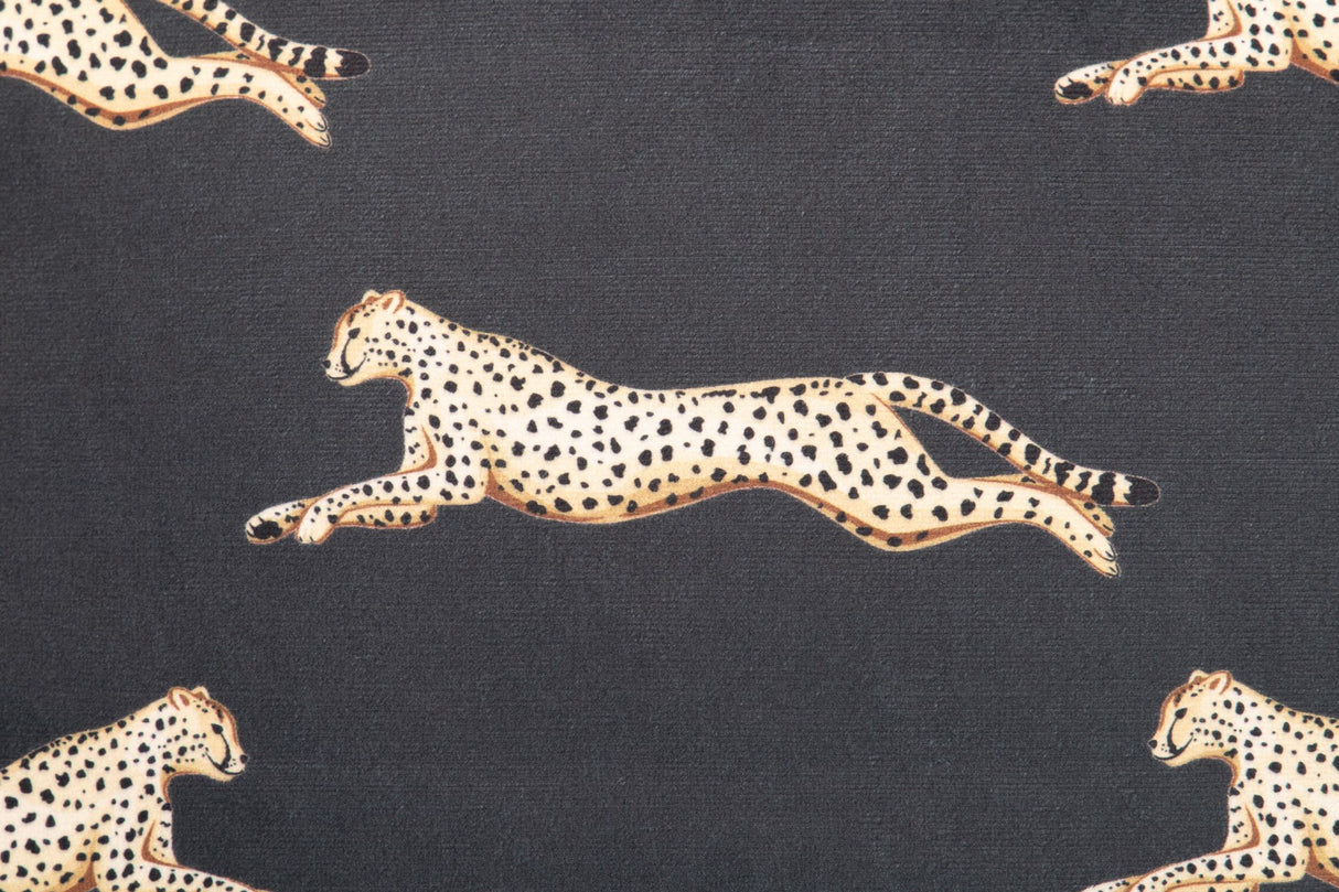 Cojin Velvet Leopardos Black Gold 45x13x45 cm