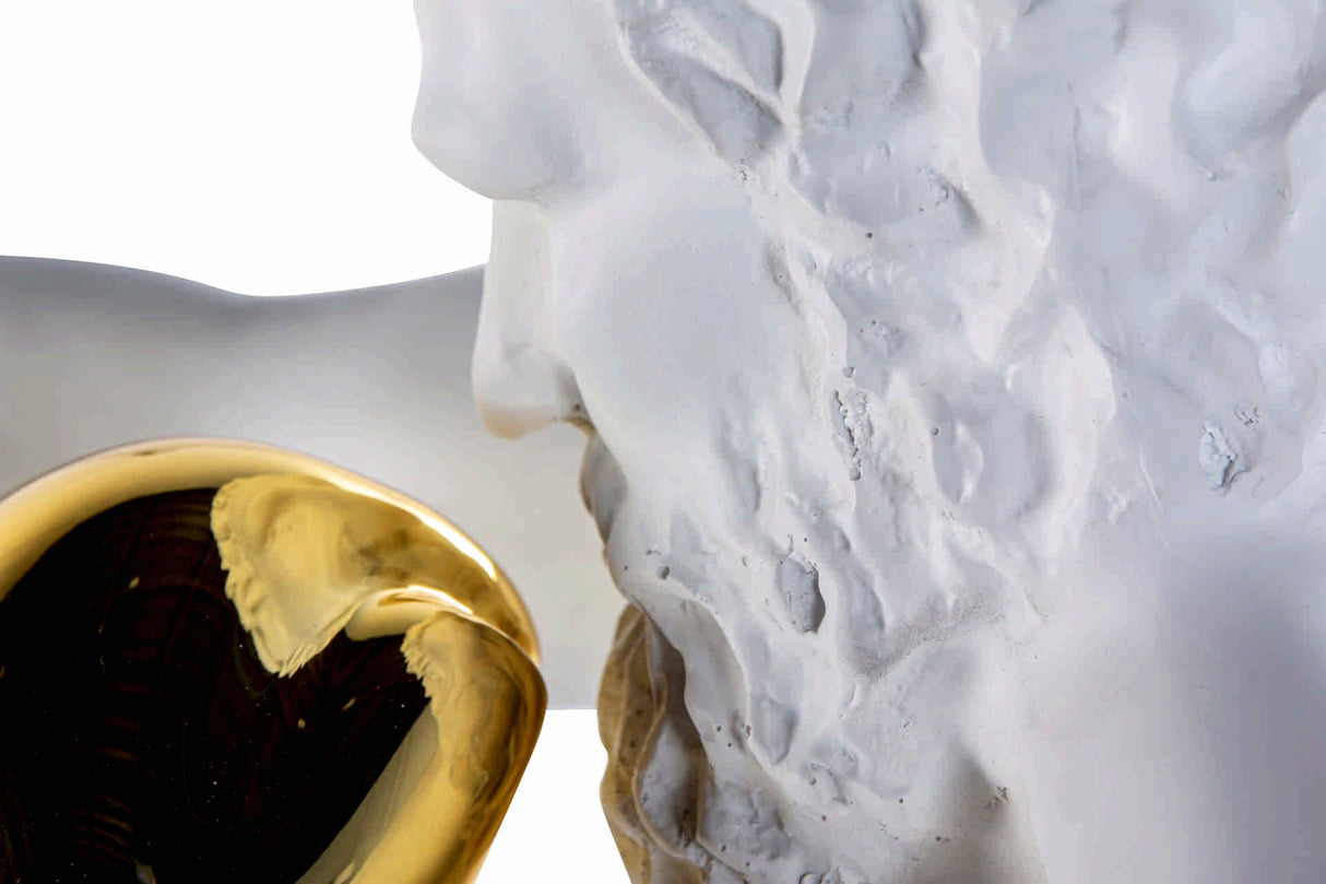 Weißer Marmorharz Boxer 33x56x56 cm