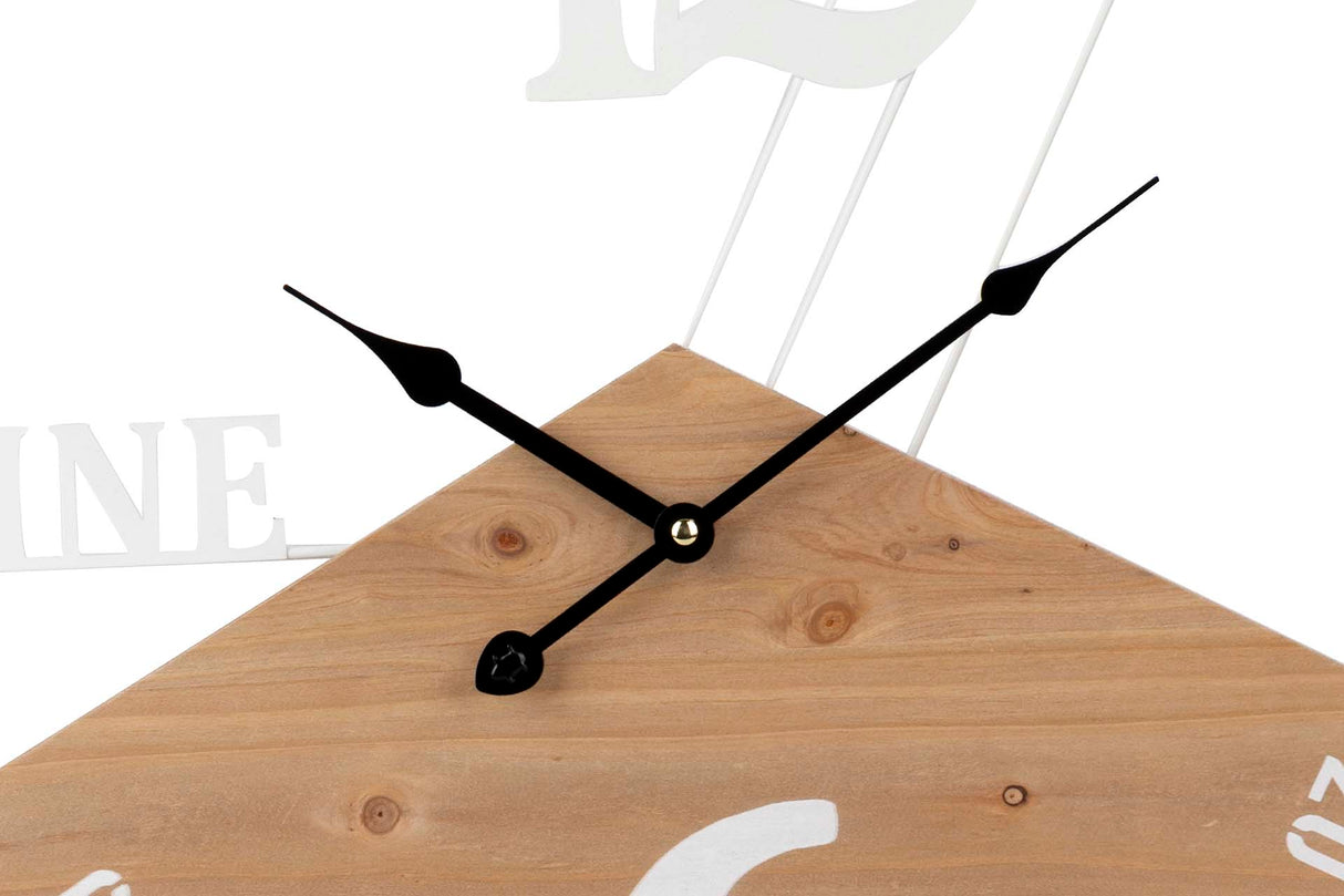 50x3x50 cm montre un mur en bois