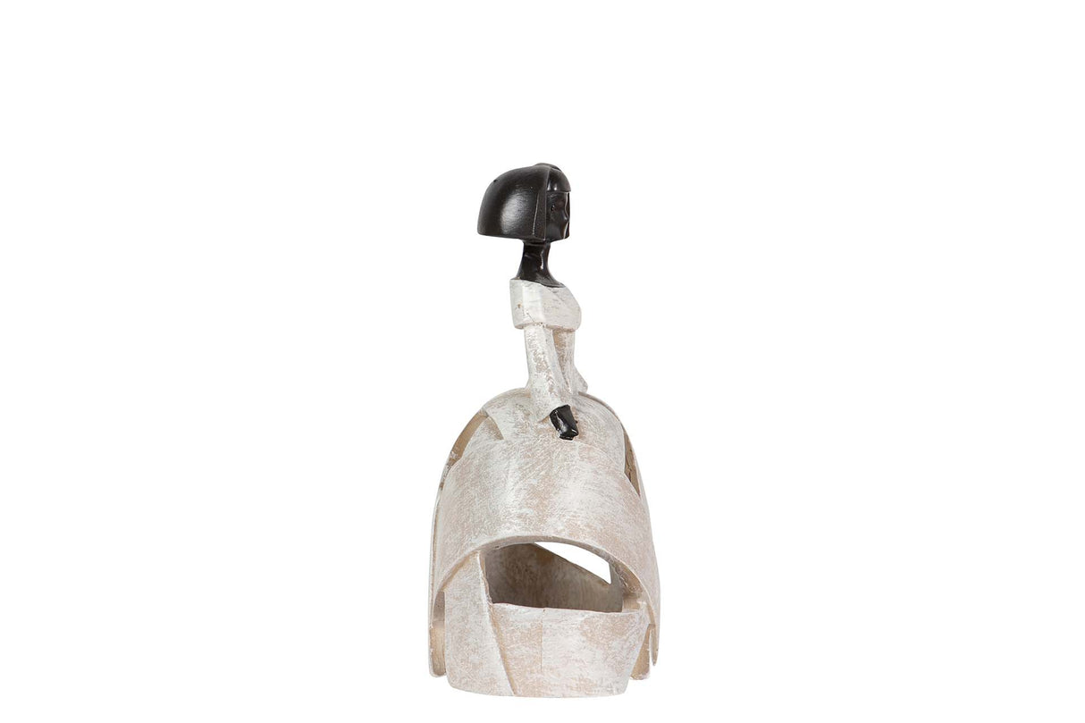 FIGURA MENINA RESINA BEIGE 13x8x17 CM