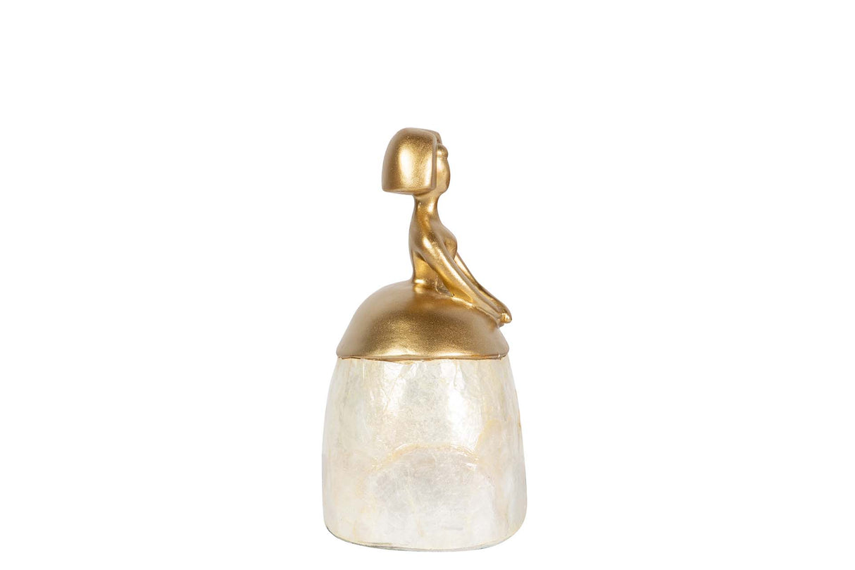 FIGURA MENINA RESINA DORADA 13x9x16 CM
